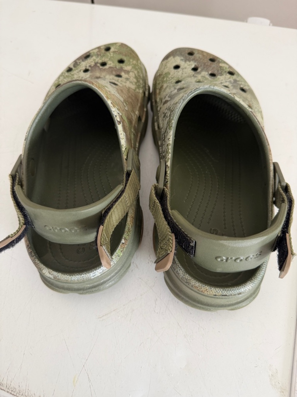 CROCS Men's size 10 Camouflage Pattern Classic Clog - Green Brown - Picture 4 of 4